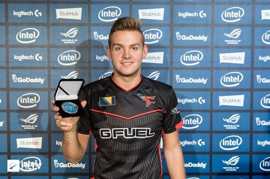 今年英雄联盟S12全球总决赛，将在NBA球队金州勇士主场场馆举行